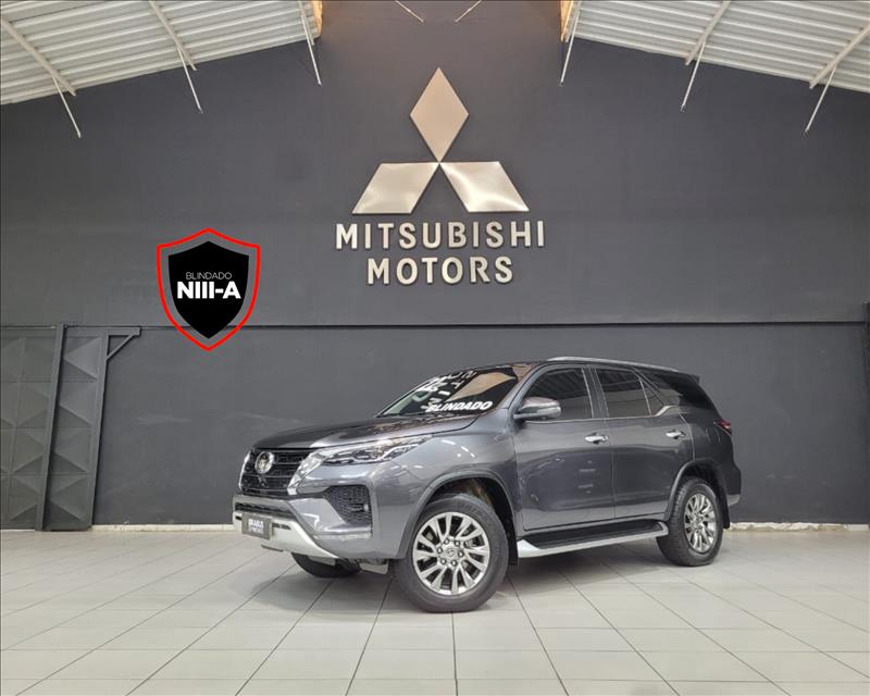 2.8 D-4d Turbo SRX 7L 4X4