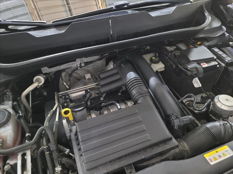 VW - Volkswagen-T-CROSS-1.4 250 TSI Highline