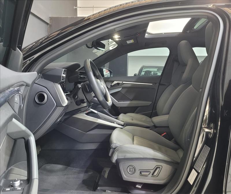 Audi-A3-2.0 40 TFSI Mhev Sedan Performance Black