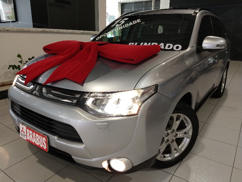 OUTLANDER 3.0 GT 4X4 V6 24V OUTLANDER 3.0 GT 4X4 V6 24V