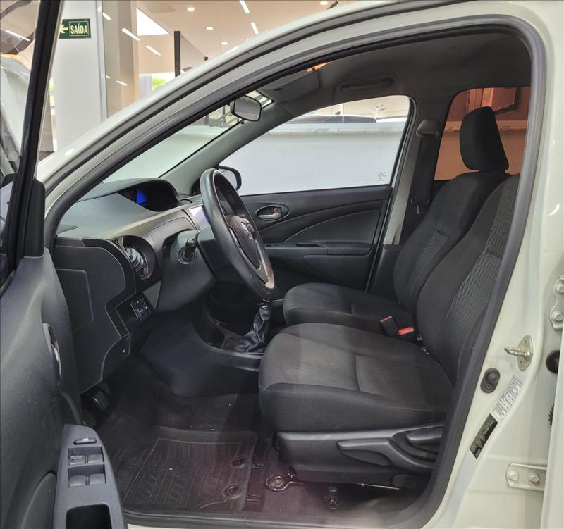 Toyota-ETIOS-1.3 X Standard 16V