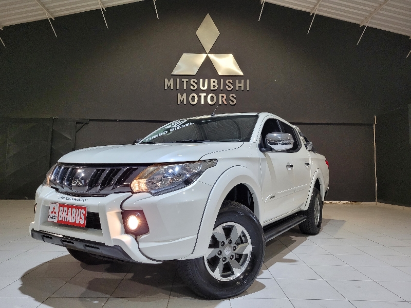 L200 TRITON 2.4 16V Turbo Sport HPE CD 4X4 L200 TRITON 2.4 16V Turbo Sport HPE CD 4X4