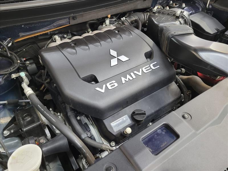 Mitsubishi-OUTLANDER-3.0 Mivec V6 Hpe-s AWD