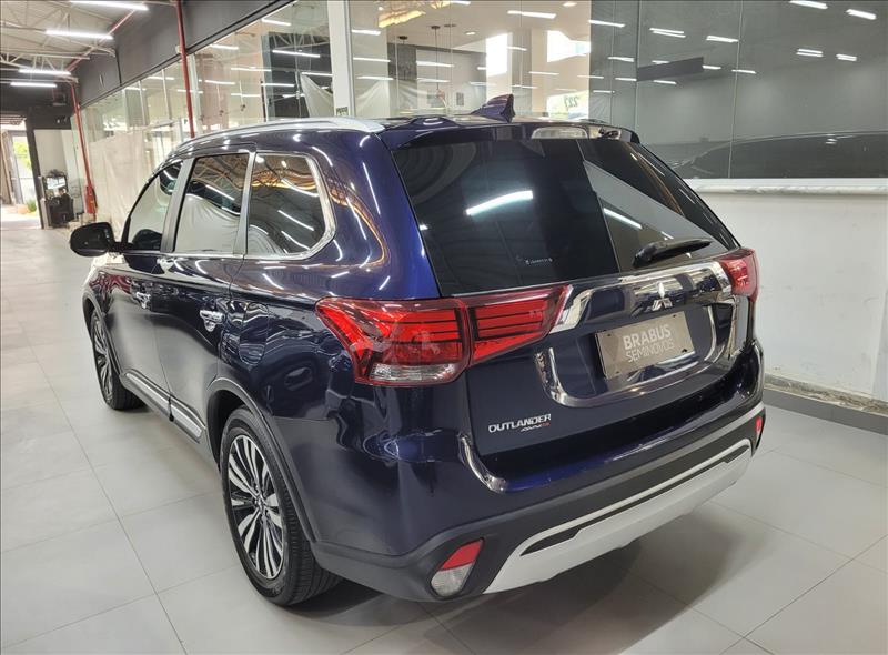 Mitsubishi-OUTLANDER-3.0 Mivec V6 Hpe-s AWD