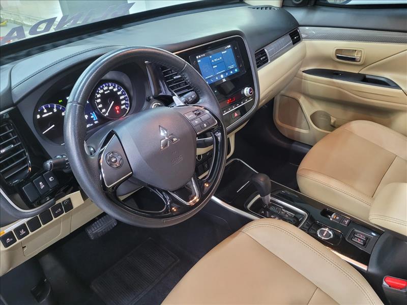 Mitsubishi-OUTLANDER-3.0 Mivec V6 Hpe-s AWD