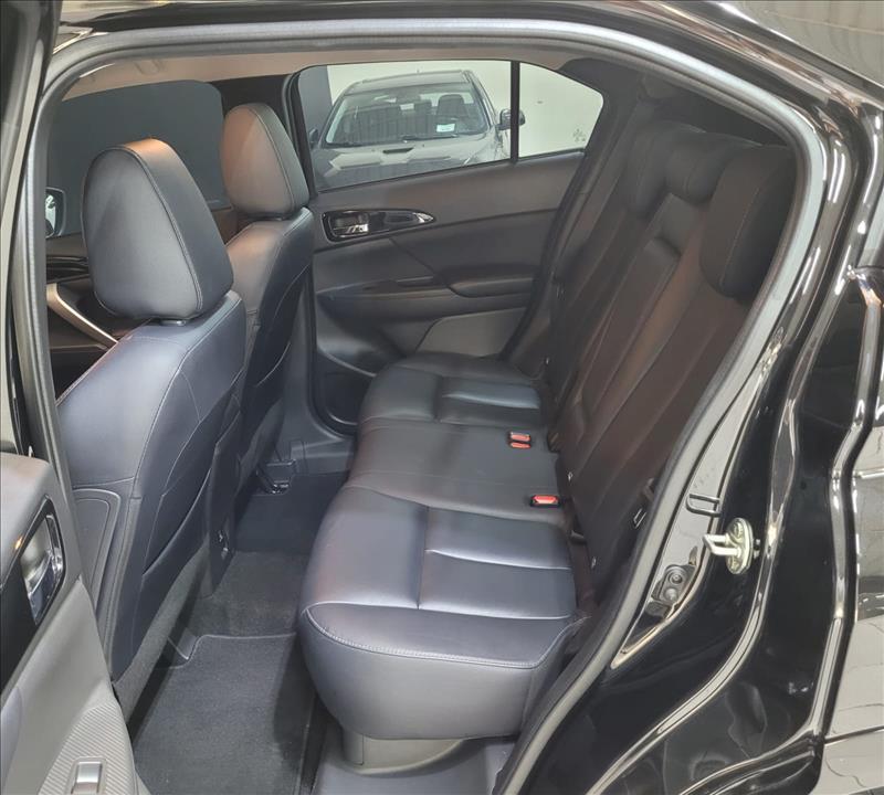 Mitsubishi-ECLIPSE CROSS-1.5 Mivec Turbo Hpe-s