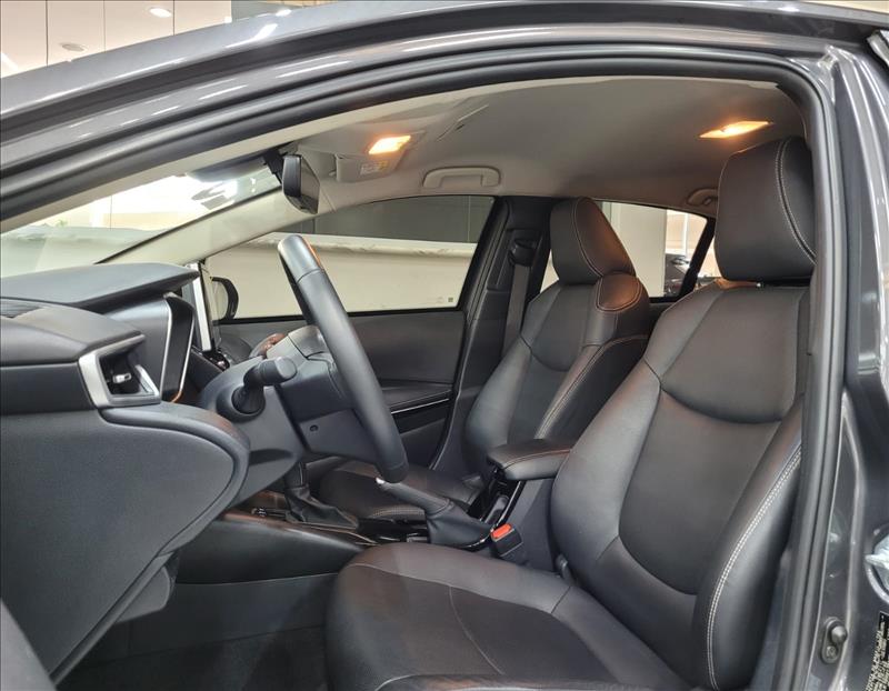 Toyota-COROLLA-1.8 VVT-I Hybrid Altis