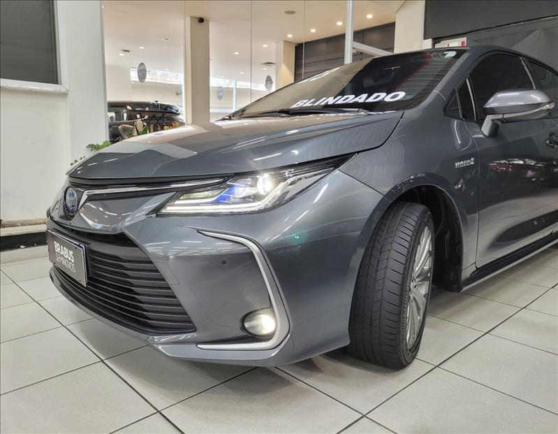 Toyota-COROLLA-1.8 VVT-I Hybrid Altis