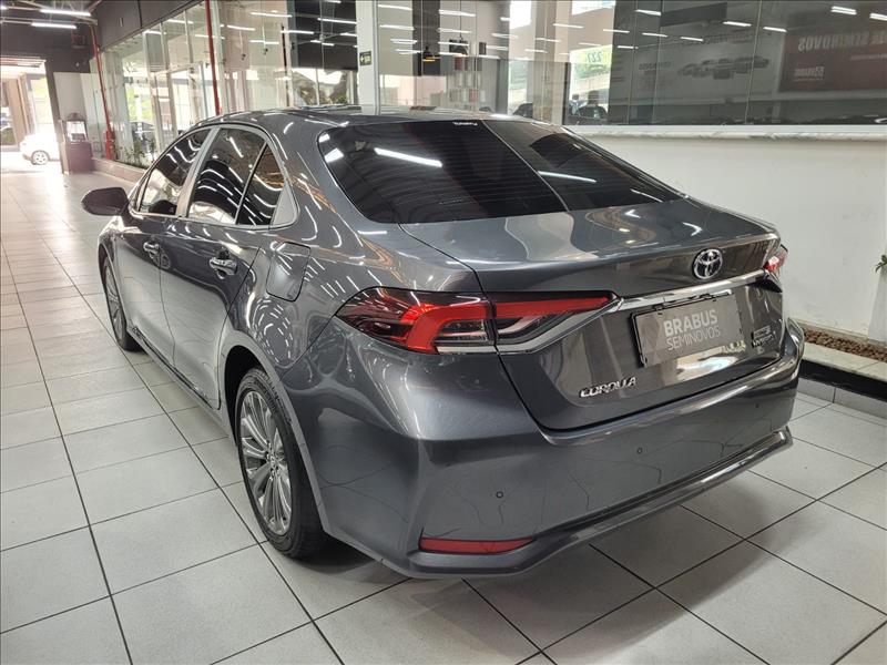 Toyota-COROLLA-1.8 VVT-I Hybrid Altis