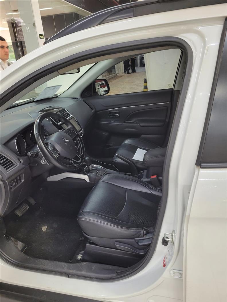 Mitsubishi-OUTLANDER SPORT-2.0 Mivec GLS