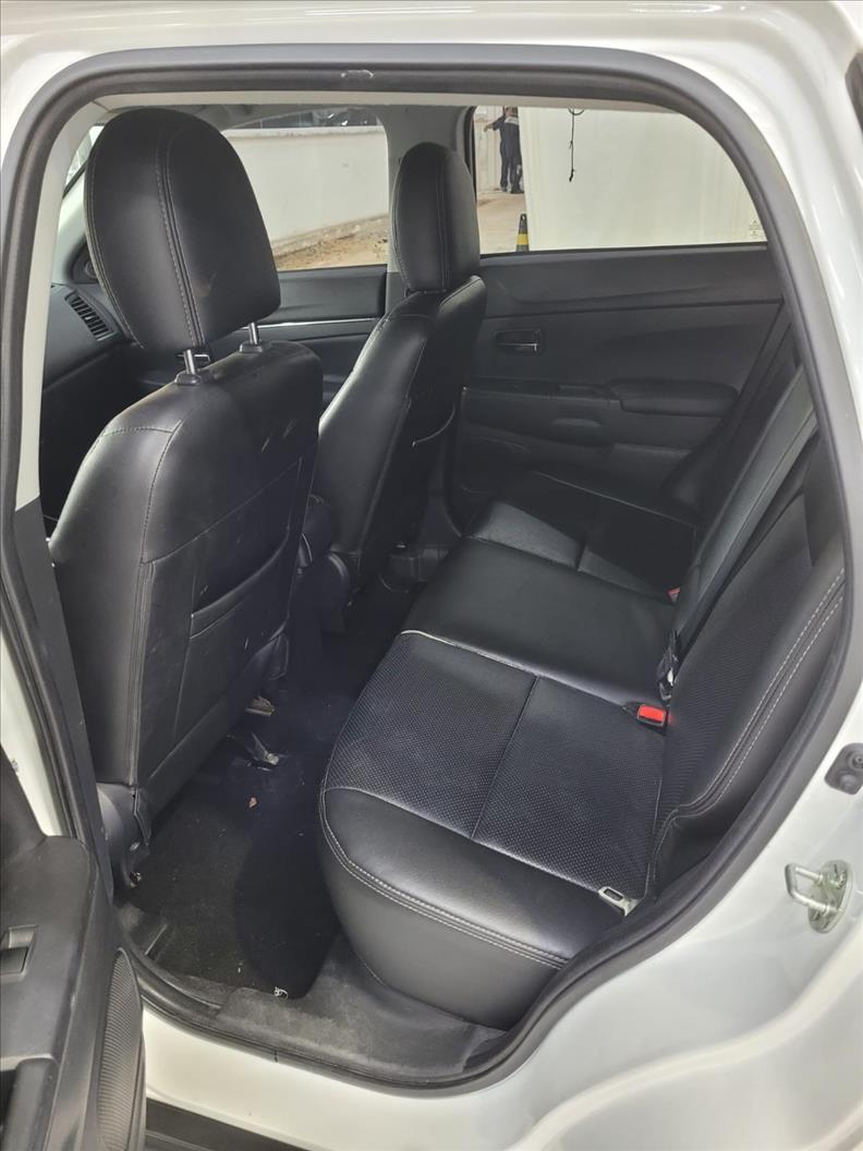 Mitsubishi-OUTLANDER SPORT-2.0 Mivec GLS