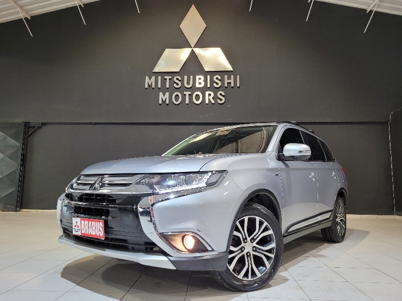 OUTLANDER 3.0 GT 4X4 V6 24V OUTLANDER 3.0 GT 4X4 V6 24V