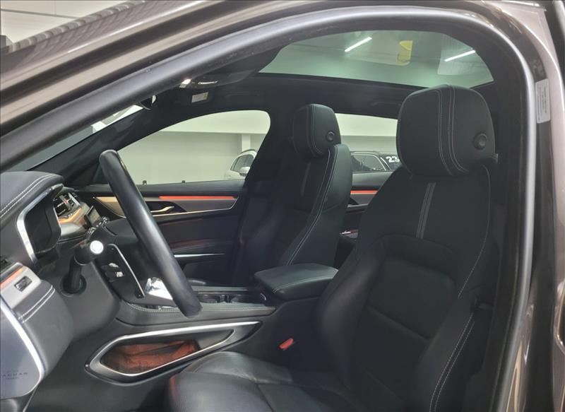 Jaguar-F-PACE-2.0 P400e Phev R-dynamic SE AWD
