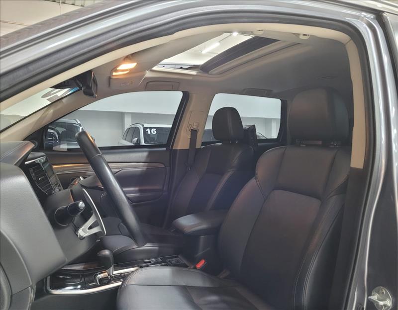 Mitsubishi-OUTLANDER-3.0 Mivec V6 Hpe-s AWD