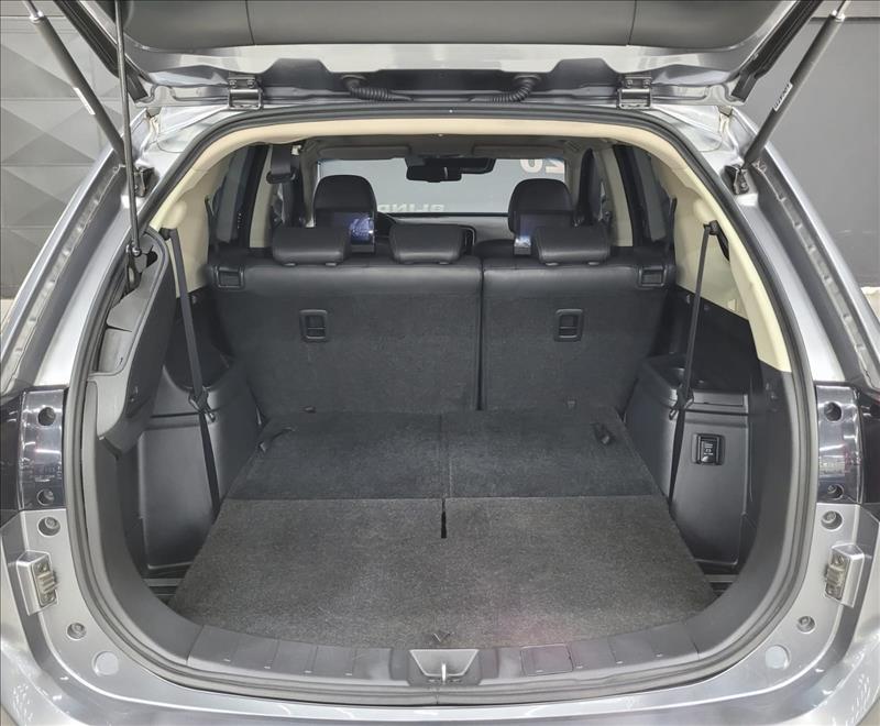 Mitsubishi-OUTLANDER-3.0 Mivec V6 Hpe-s AWD