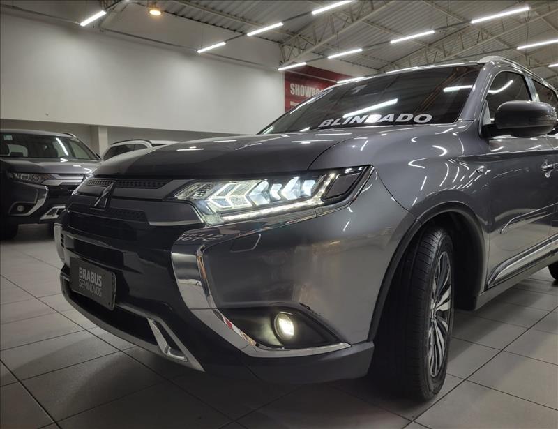 Mitsubishi-OUTLANDER-3.0 Mivec V6 Hpe-s AWD