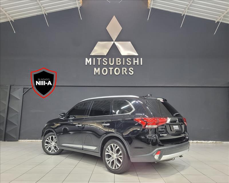 Mitsubishi-OUTLANDER-3.0 GT 4X4 V6 24V