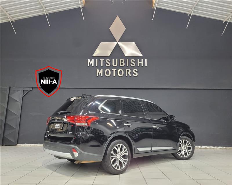 Mitsubishi-OUTLANDER-3.0 GT 4X4 V6 24V
