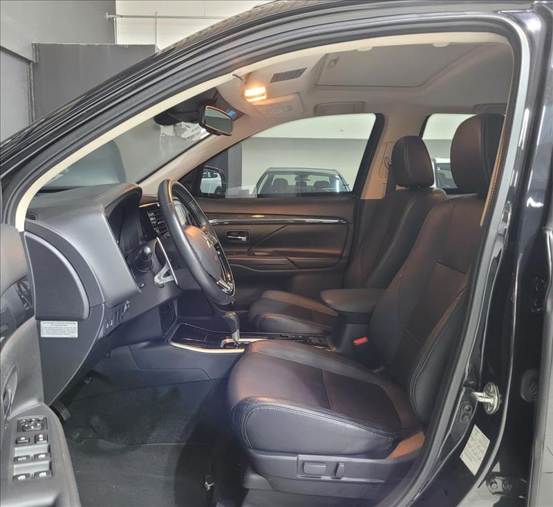Mitsubishi-OUTLANDER-3.0 GT 4X4 V6 24V