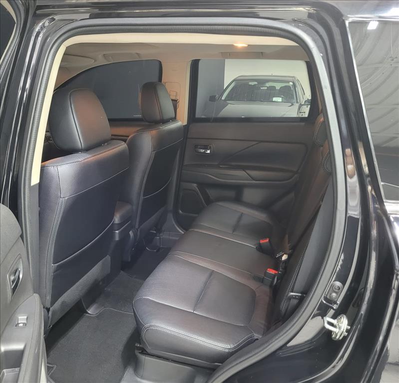 Mitsubishi-OUTLANDER-3.0 GT 4X4 V6 24V