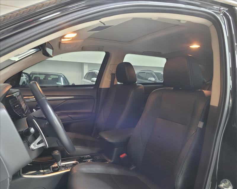Mitsubishi-OUTLANDER-3.0 GT 4X4 V6 24V
