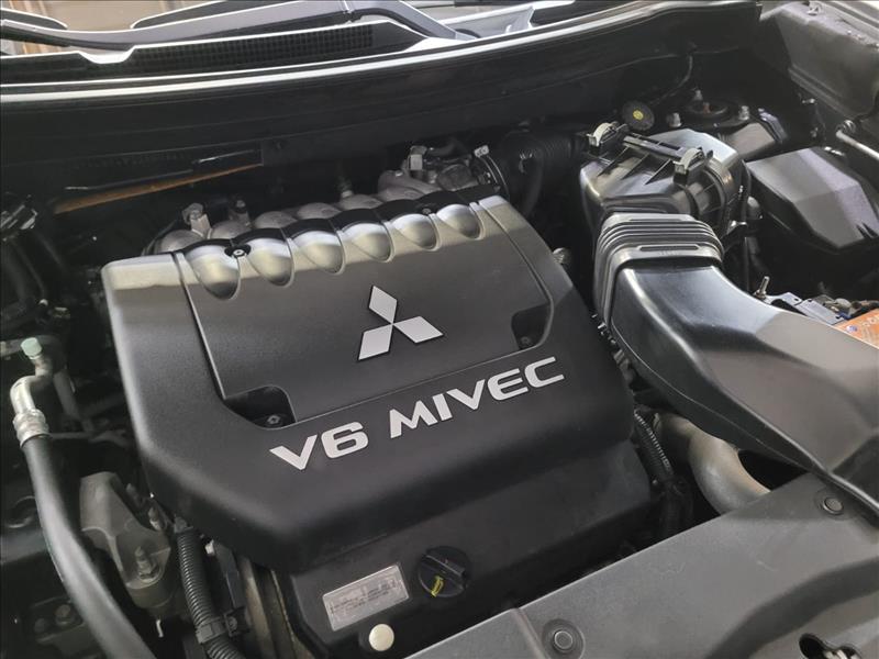Mitsubishi-OUTLANDER-3.0 GT 4X4 V6 24V