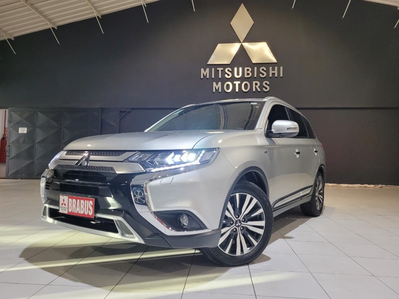 OUTLANDER 3.0 Mivec V6 Hpe-s AWD OUTLANDER 3.0 Mivec V6 Hpe-s AWD
