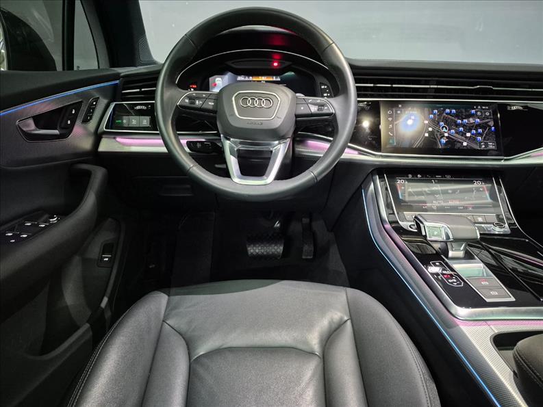 Audi-Q7-3.0 55 TFSI Performance Black Quattro