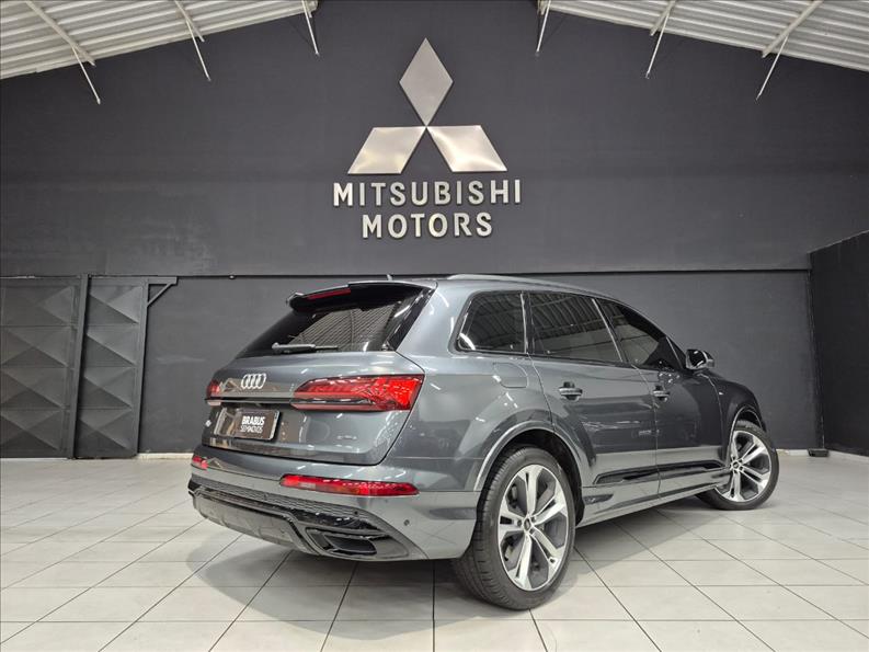 Audi-Q7-3.0 55 TFSI Performance Black Quattro