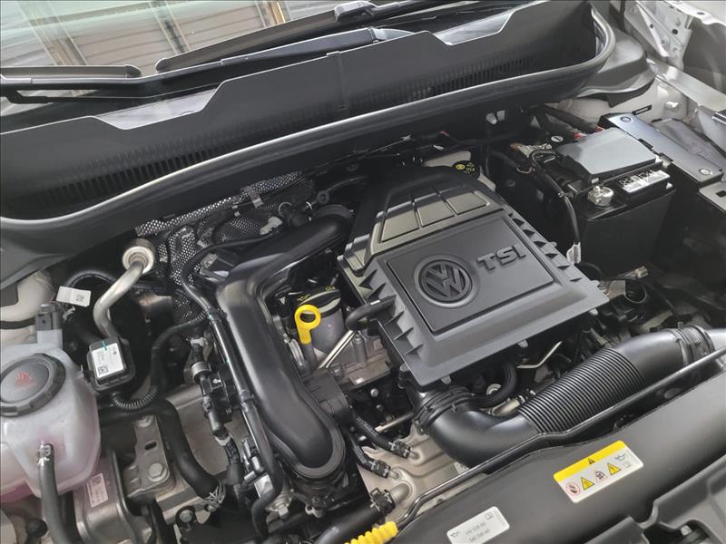 VW - Volkswagen-T-CROSS-1.0 200 TSI Comfortline