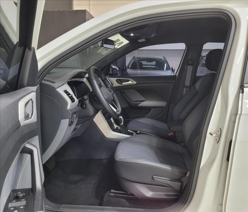 VW - Volkswagen-T-CROSS-1.0 200 TSI Comfortline