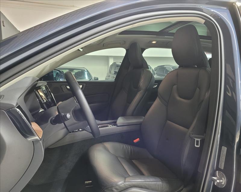 Volvo-XC60-2.0 T8 Recharge Plus AWD Geartronic