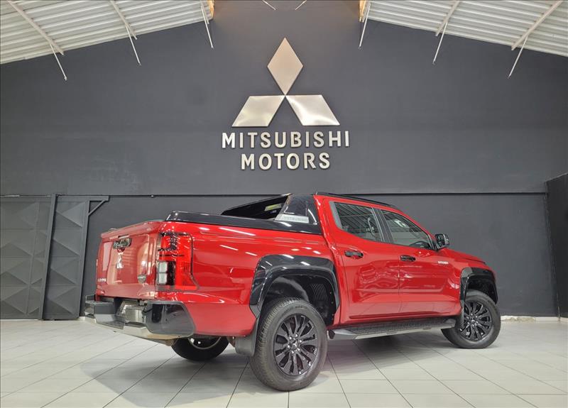 Mitsubishi-TRITON-2.4 Biturbo CD Katana 4X4