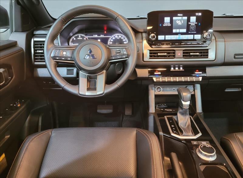 Mitsubishi-TRITON-2.4 Biturbo CD Katana 4X4