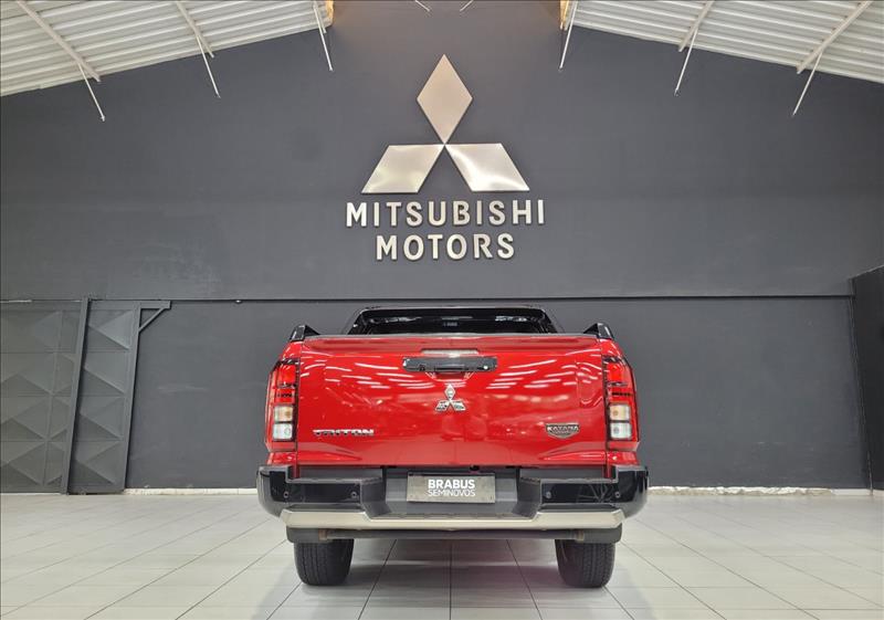 Mitsubishi-TRITON-2.4 Biturbo CD Katana 4X4