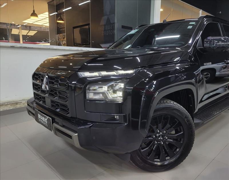 Mitsubishi-TRITON-2.4 Biturbo CD Katana 4X4