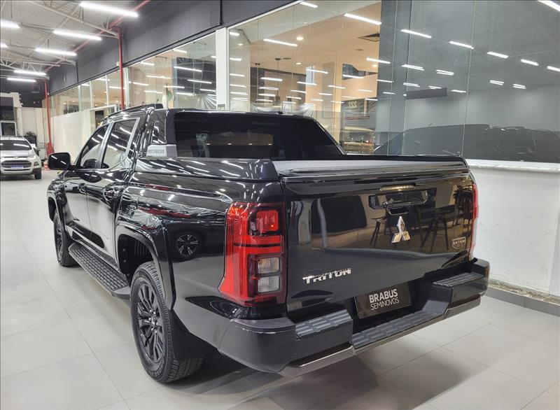 Mitsubishi-TRITON-2.4 Biturbo CD Katana 4X4