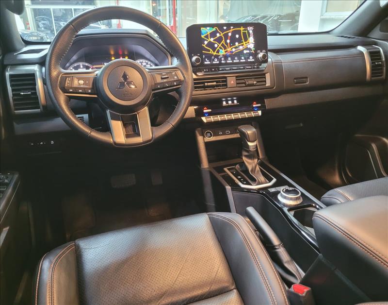 Mitsubishi-TRITON-2.4 Biturbo CD Katana 4X4