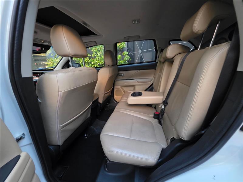 Mitsubishi-OUTLANDER-3.0 GT 4X4 V6 24V