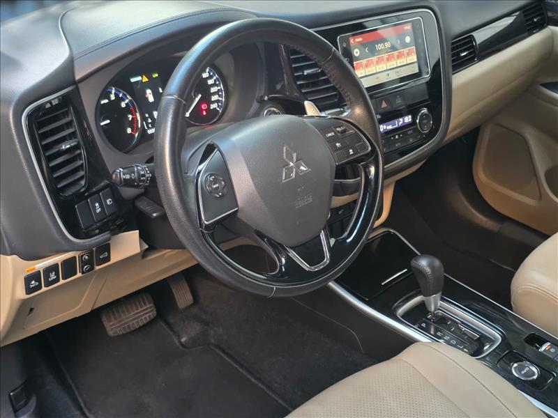 Mitsubishi-OUTLANDER-3.0 GT 4X4 V6 24V