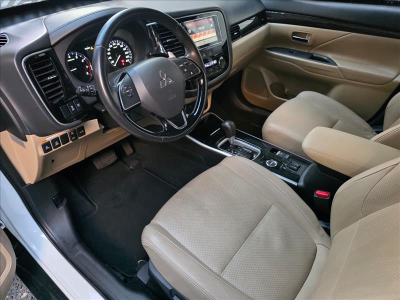 Mitsubishi-OUTLANDER-3.0 GT 4X4 V6 24V