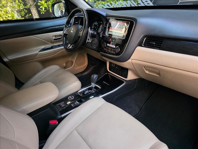 Mitsubishi-OUTLANDER-3.0 GT 4X4 V6 24V