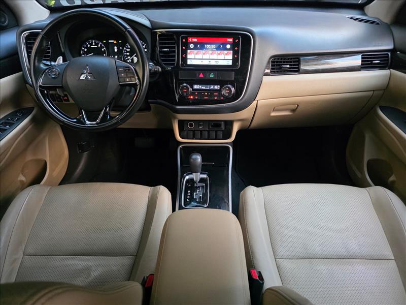 Mitsubishi-OUTLANDER-3.0 GT 4X4 V6 24V