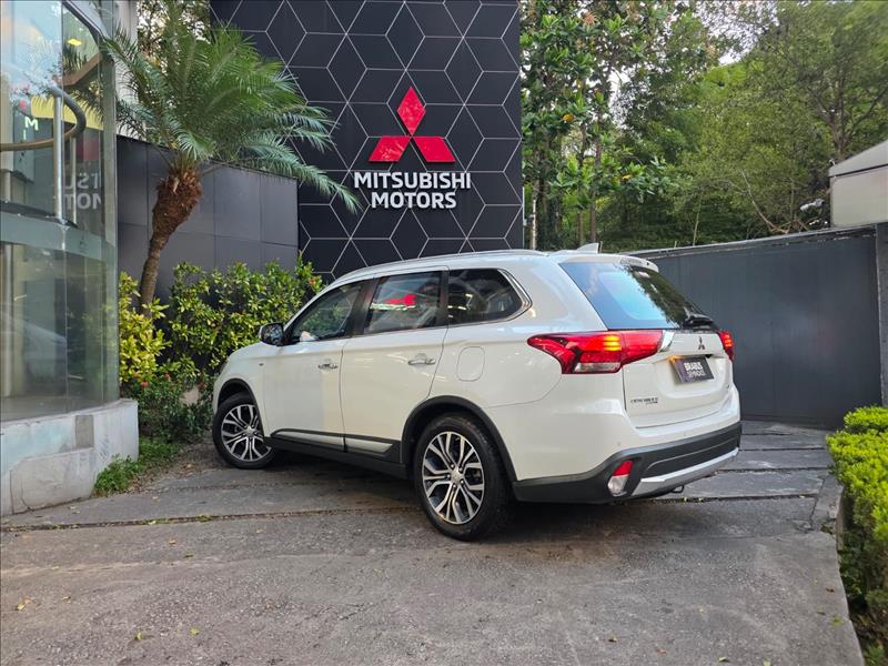 Mitsubishi-OUTLANDER-3.0 GT 4X4 V6 24V