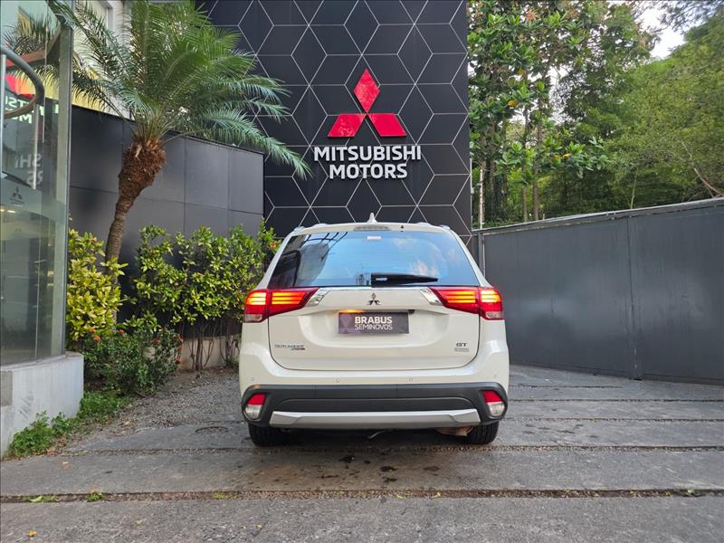 Mitsubishi-OUTLANDER-3.0 GT 4X4 V6 24V