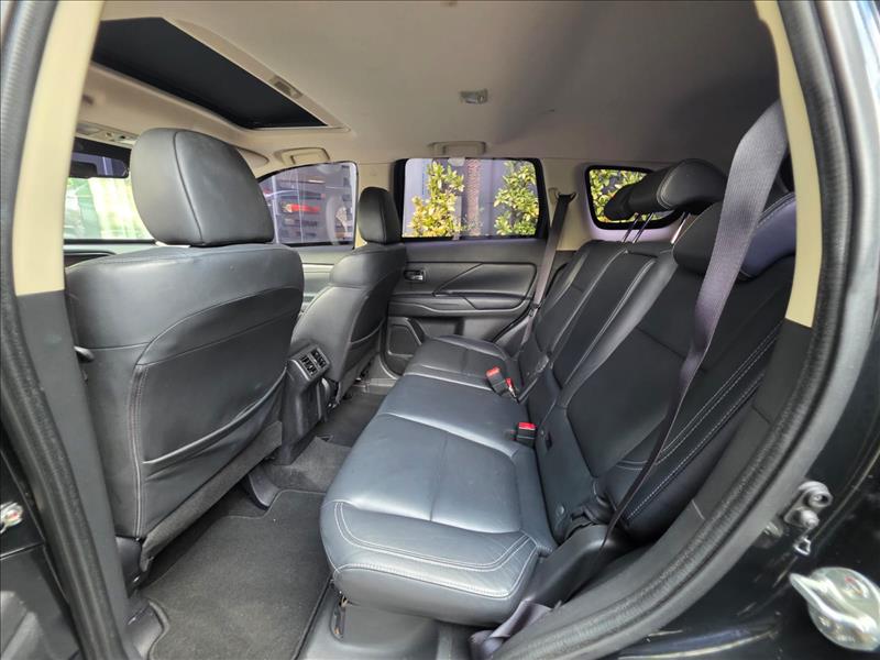 Mitsubishi-OUTLANDER-3.0 Mivec V6 Hpe-s AWD