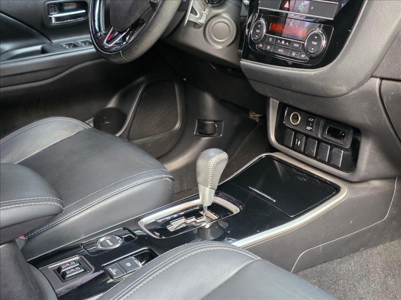 Mitsubishi-OUTLANDER-3.0 Mivec V6 Hpe-s AWD