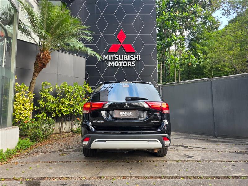 Mitsubishi-OUTLANDER-3.0 Mivec V6 Hpe-s AWD