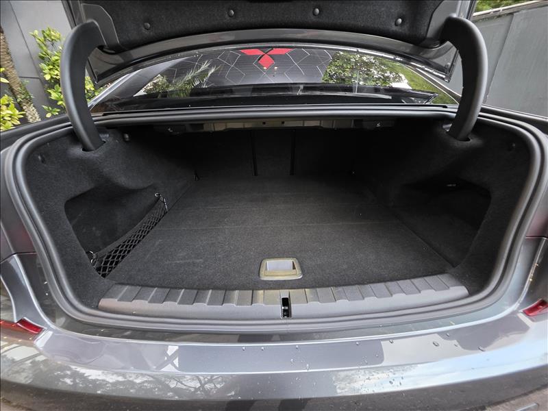 BMW-330E-2.0 16V Turbo M Sport