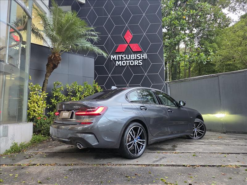 BMW-330E-2.0 16V Turbo M Sport